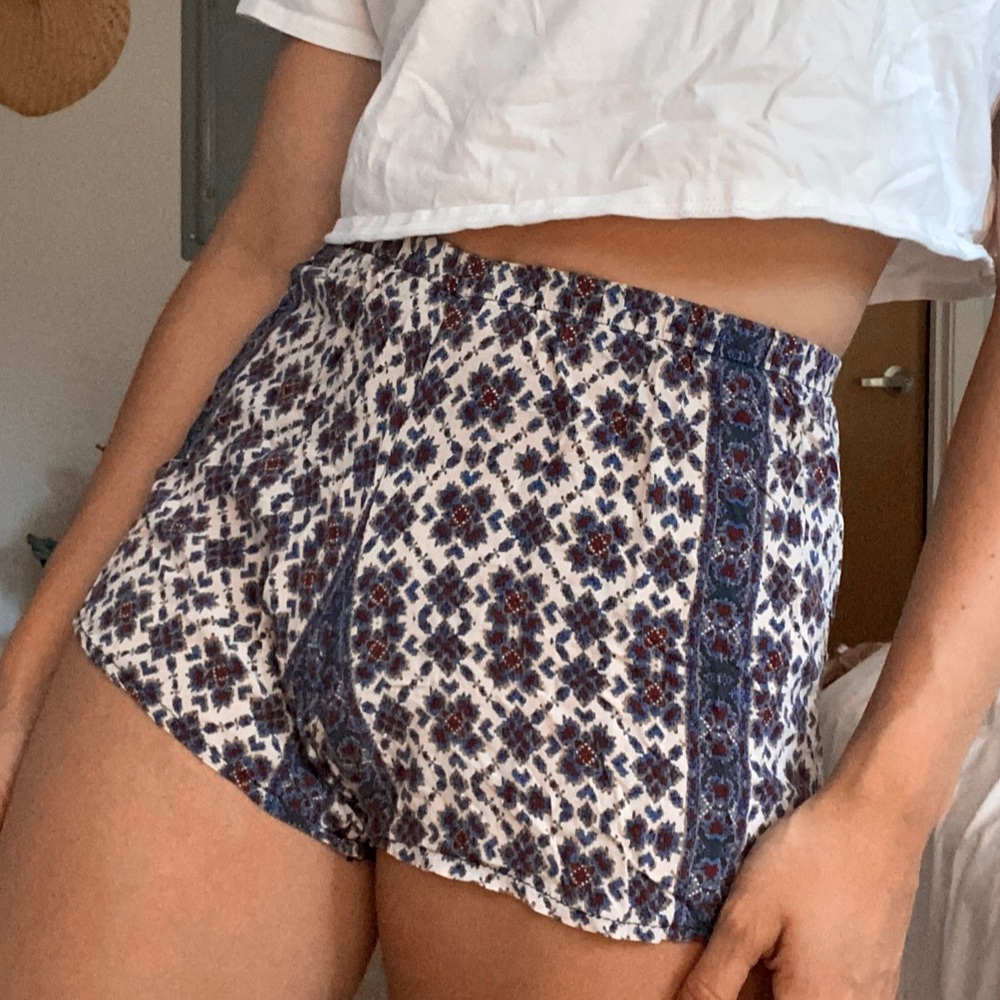 Brandy Melville Eve Patterned Shorts